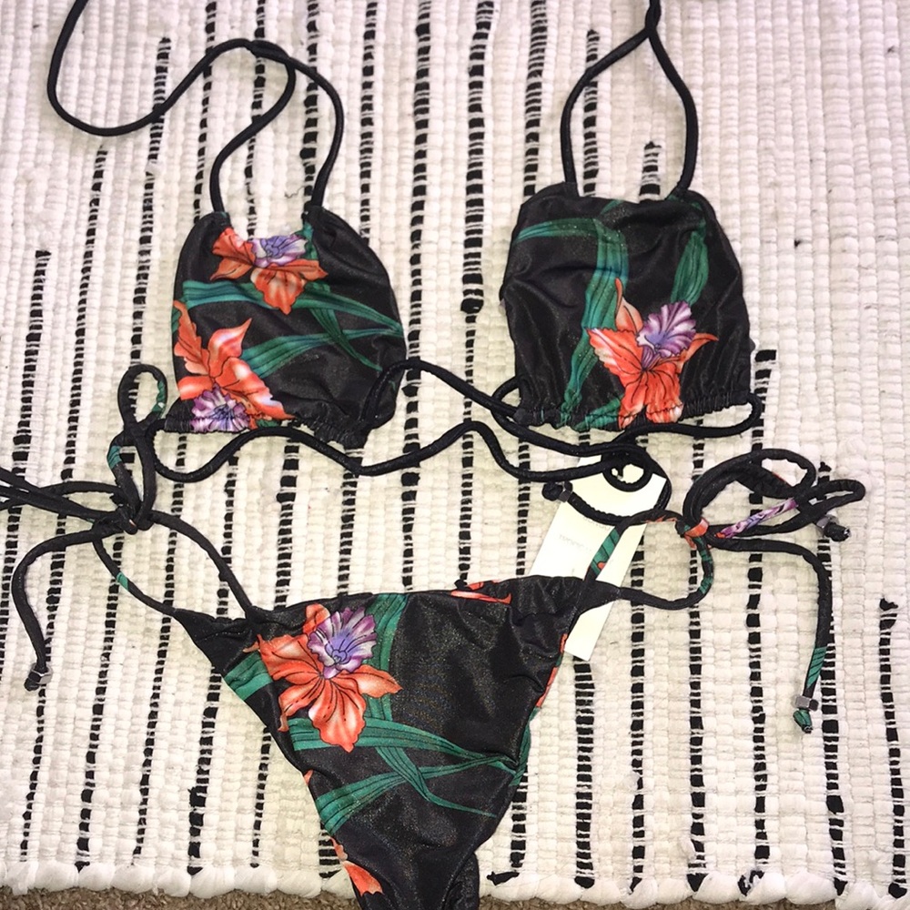 Indah Bikini Set!
